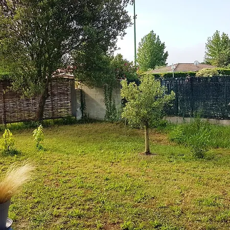 Holiday home Maison Proche Du